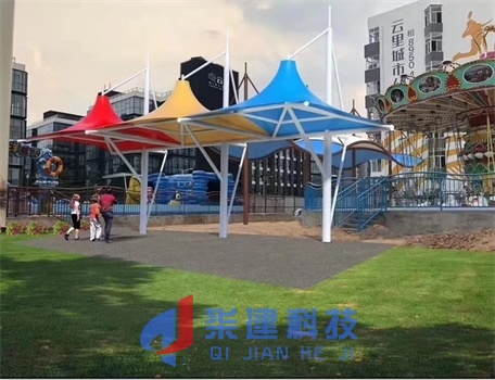 新疆车棚膜结构：新疆柒建科技建设工程有限公司的创新实践